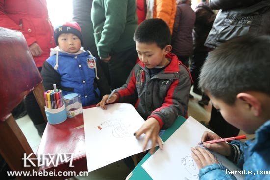 18luck快乐彩师生“文化套餐”送下乡